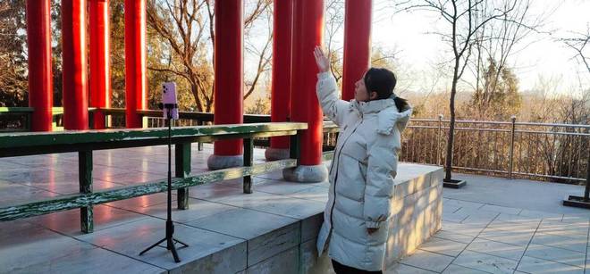 杆2自拍杆三脚架一键变焦记录美好瞬间！j9九游会真人第一品牌小米变焦支架自拍(图9)